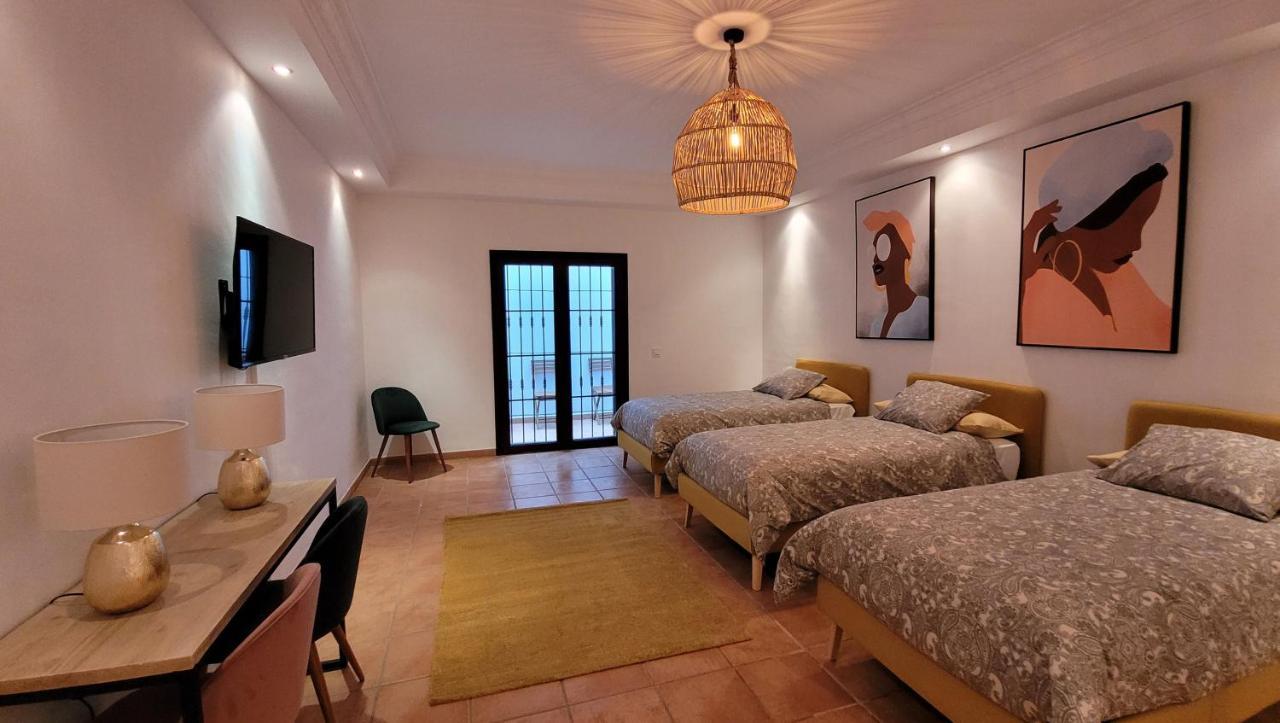 Beach And Golf Resort La Perla Miguel Adults Only Marbella Luaran gambar